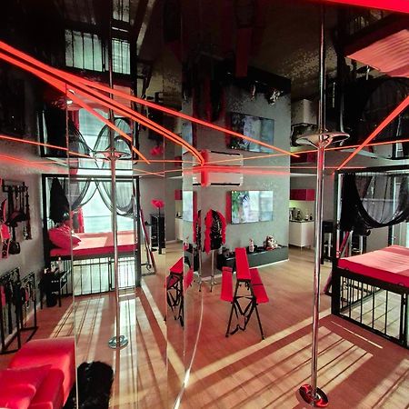 Bdsm Apartman V Bratislave -Adults Only Bratysława Zewnętrze zdjęcie