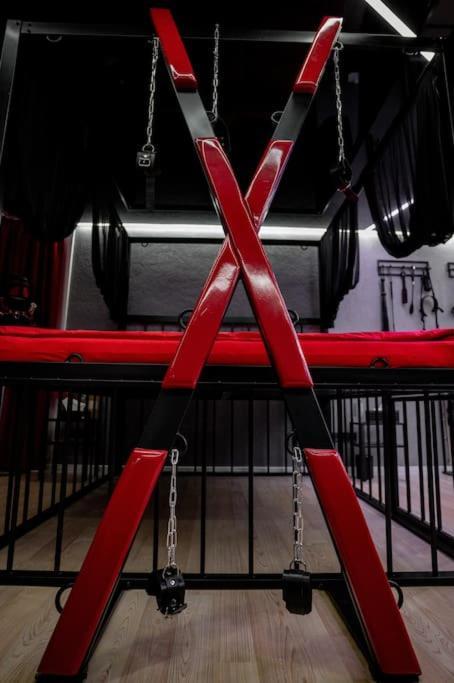 Bdsm Apartman V Bratislave -Adults Only Bratysława Zewnętrze zdjęcie