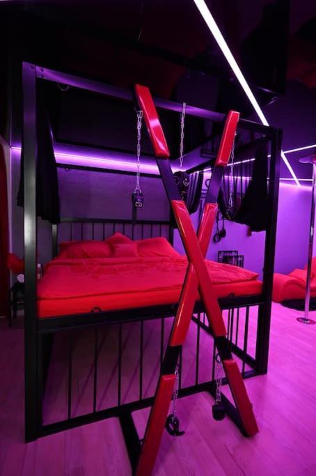 Bdsm Apartman V Bratislave -Adults Only Bratysława Zewnętrze zdjęcie