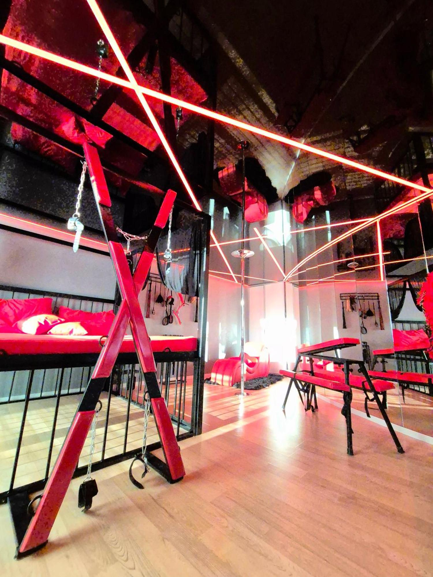 Bdsm Apartman V Bratislave -Adults Only Bratysława Zewnętrze zdjęcie